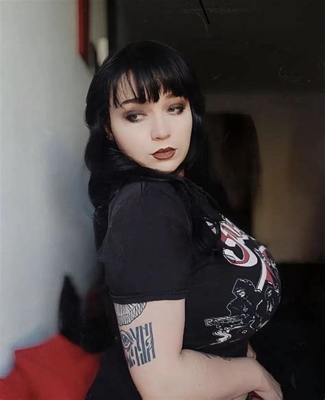 2B2h Busty Goth R Politecurves 2B2h Busty Goth R Politecurves