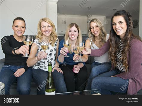 A Party Of Horny Ladies