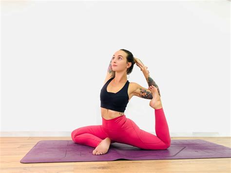 Alana S New Yoga Instructor Gives Her New Pleasure