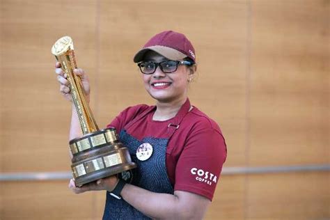 Costa Coffee Barista Quits To Be Megan Fox Double Earning 25K From Costa Coffee Barista Quits To Be Megan Fox Double Earning 25K From