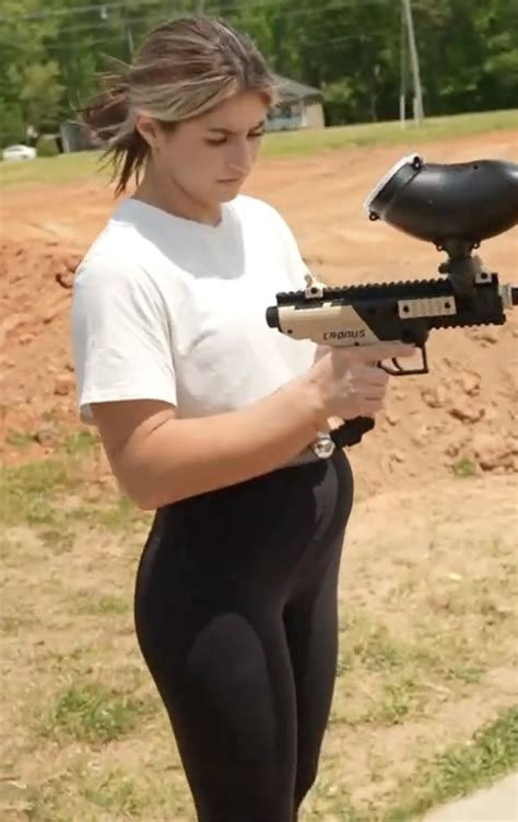 Hailiedeegansbelly3 Hailiedeegansbelly3