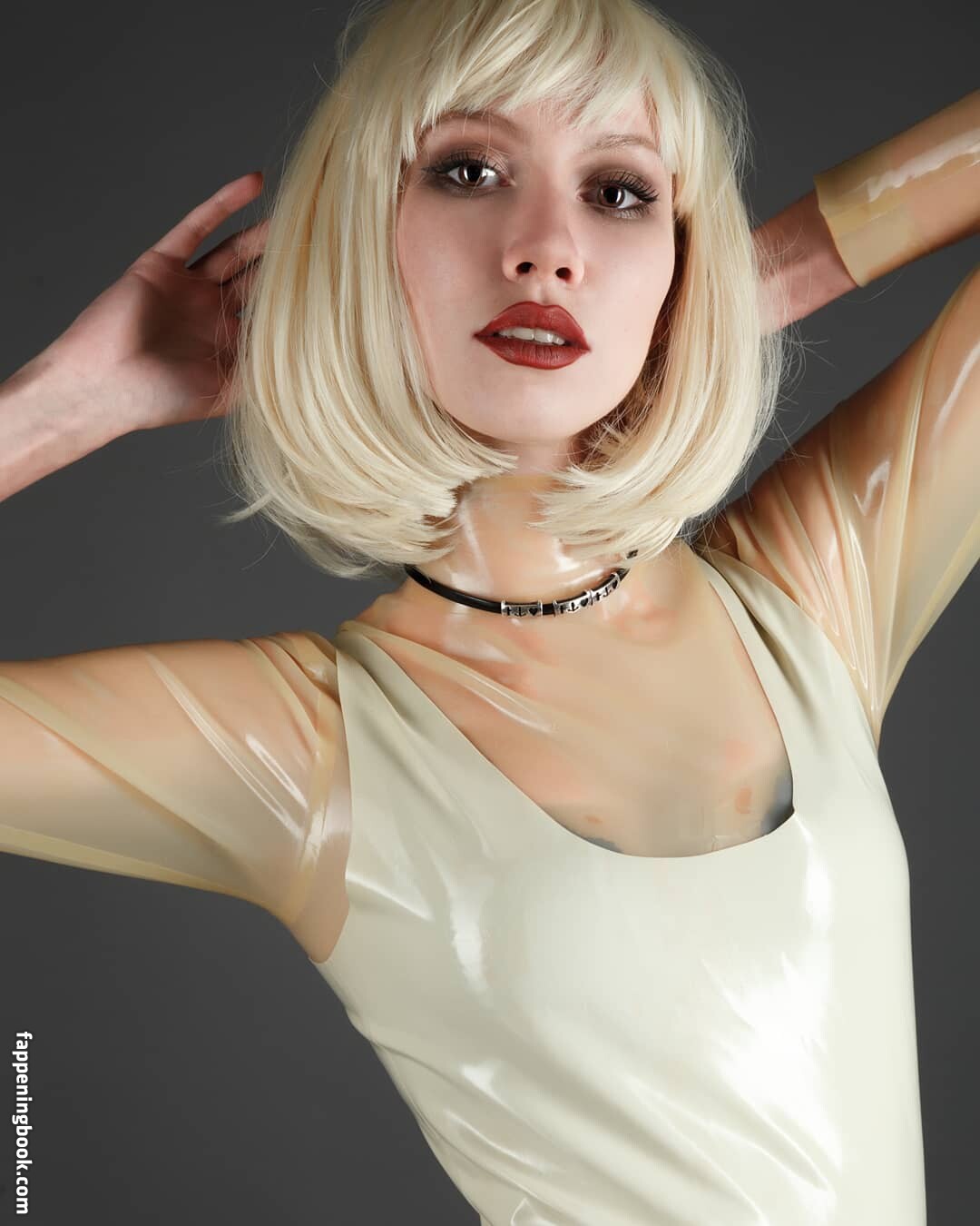 Hottest Actresses Nude Fetish Latex Hottest Actresses Nude Fetish Latex