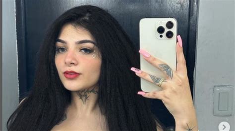 Karely Ruiz Sube S Per Atrevido Video Y Enloquece A Los Fans El Karely Ruiz Sube S Per Atrevido Video Y Enloquece A Los Fans El