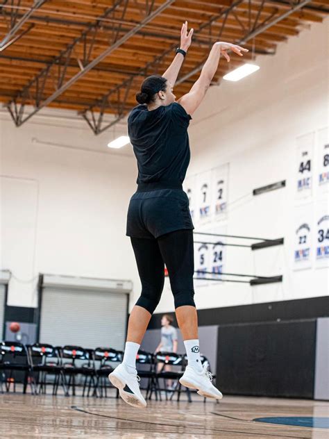 Liz Cambage On Being Savage X Fentys Latest Ambassador Thet Daftsex Hd Liz Cambage On Being Savage X Fentys Latest Ambassador Thet Daftsex Hd