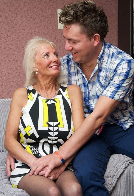Mature Roxxanne Gets Some Younger Sex Pleasure