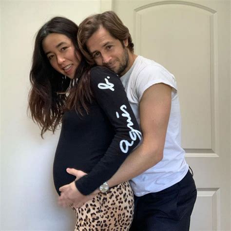Maya Erskine And Michael Angarano Engaged Expecting First Child Maya Erskine And Michael Angarano Engaged Expecting First Child