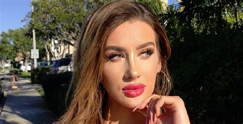 Molly Eskam Onlyfans