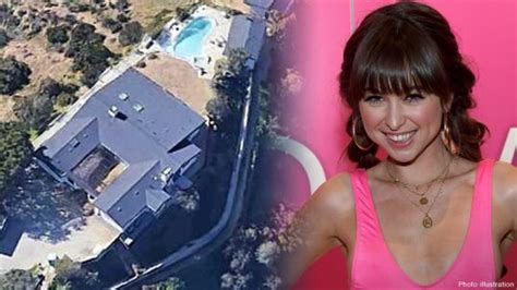 Onlyfans Porn Superstar Riley Reid Drops 4 8M On Pasadena Estate Fox