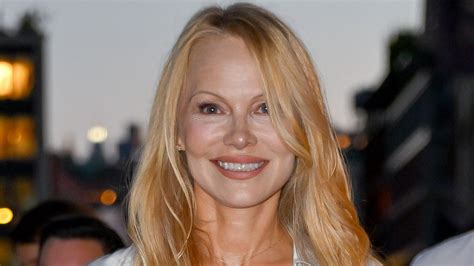 Pamela Anderson Reveals Why She S Ditching Her Bombshell Look Selling Pamela Anderson Reveals Why She S Ditching Her Bombshell Look Selling