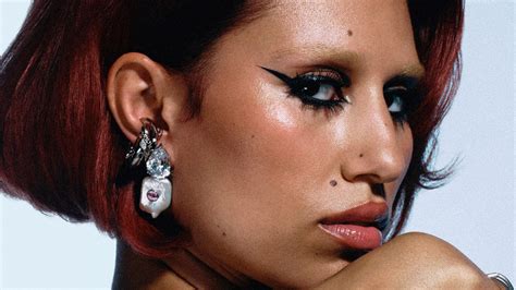 Raye Scores First U K No 1 With Escapism Feat 070 Shake Billboard Raye Scores First U K No 1 With Escapism Feat 070 Shake Billboard