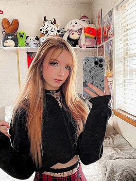 Sarah Bunni Sarah Bunni