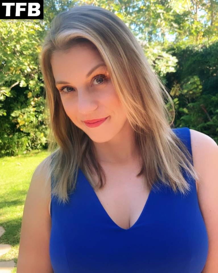 See Full House S Jodie Sweetin In An Inappropriately Sexy Low Cut See Full House S Jodie Sweetin In An Inappropriately Sexy Low Cut