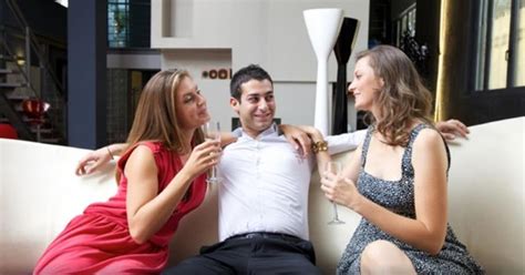 Two Teen Babes In Threesome Love