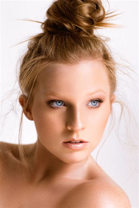 Victoria Campbell Nude