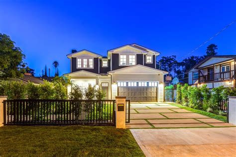 Where Does James Charles Live The Encino Mansion Gigwise